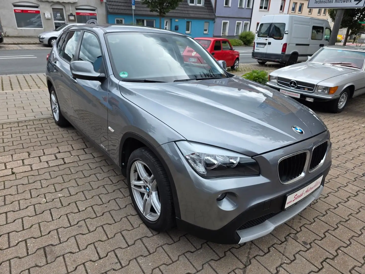 BMW X1 Baureihe X1 18 i sDrive 2.Hand 77.200 Km !! Grau - 2