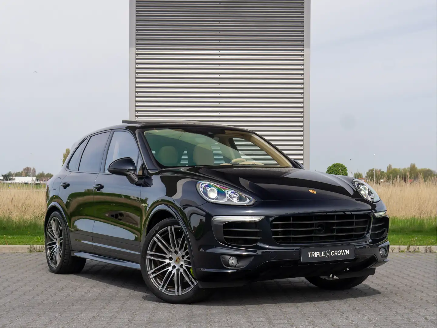 Porsche Cayenne 3.0 S E-Hybrid | Sport Design | Bose | Panoramadak Blauw - 1