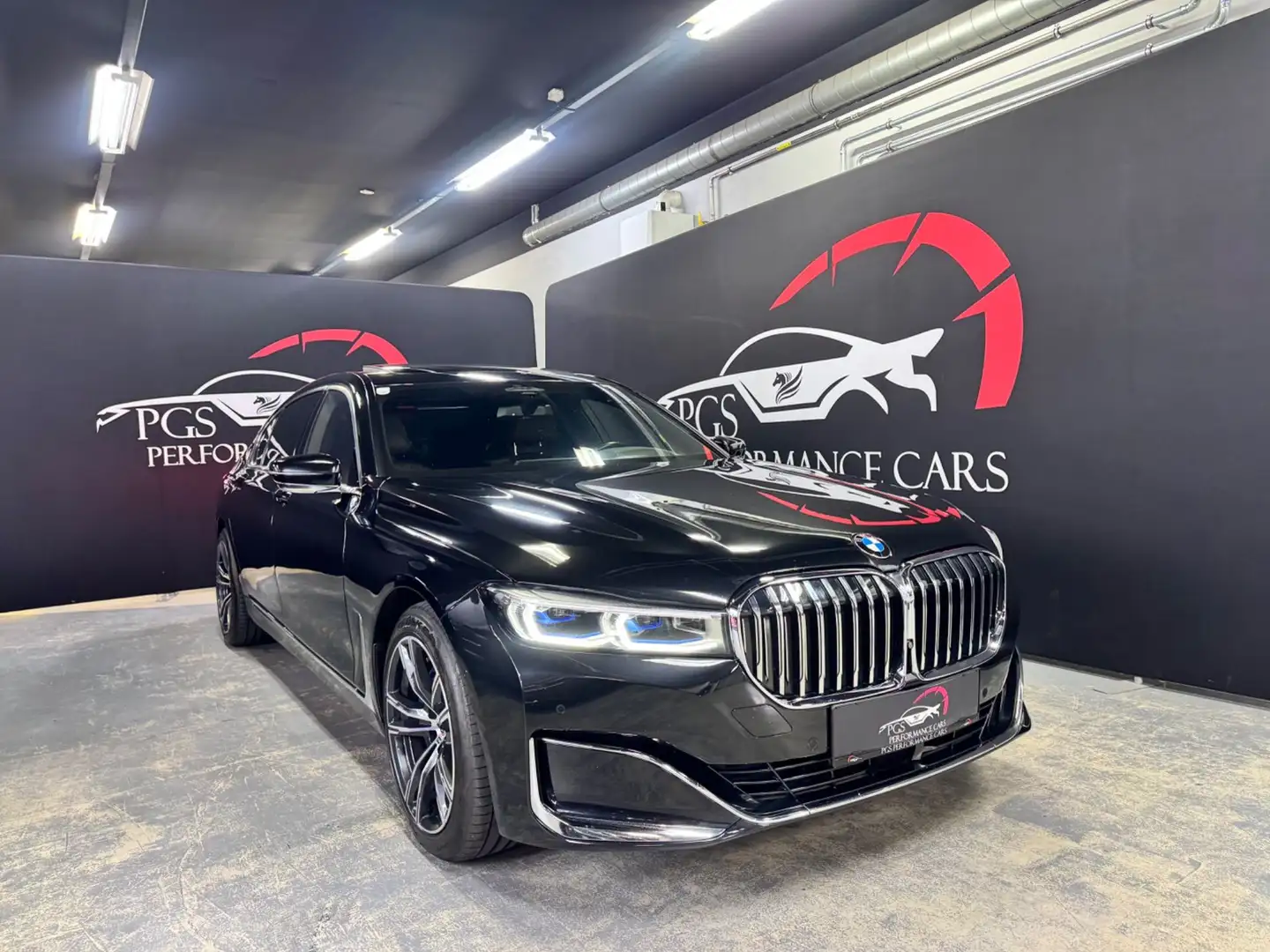 BMW 745 7er-Reihe Hybrid Allrad (G12) xDrive Aut. Schwarz - 1