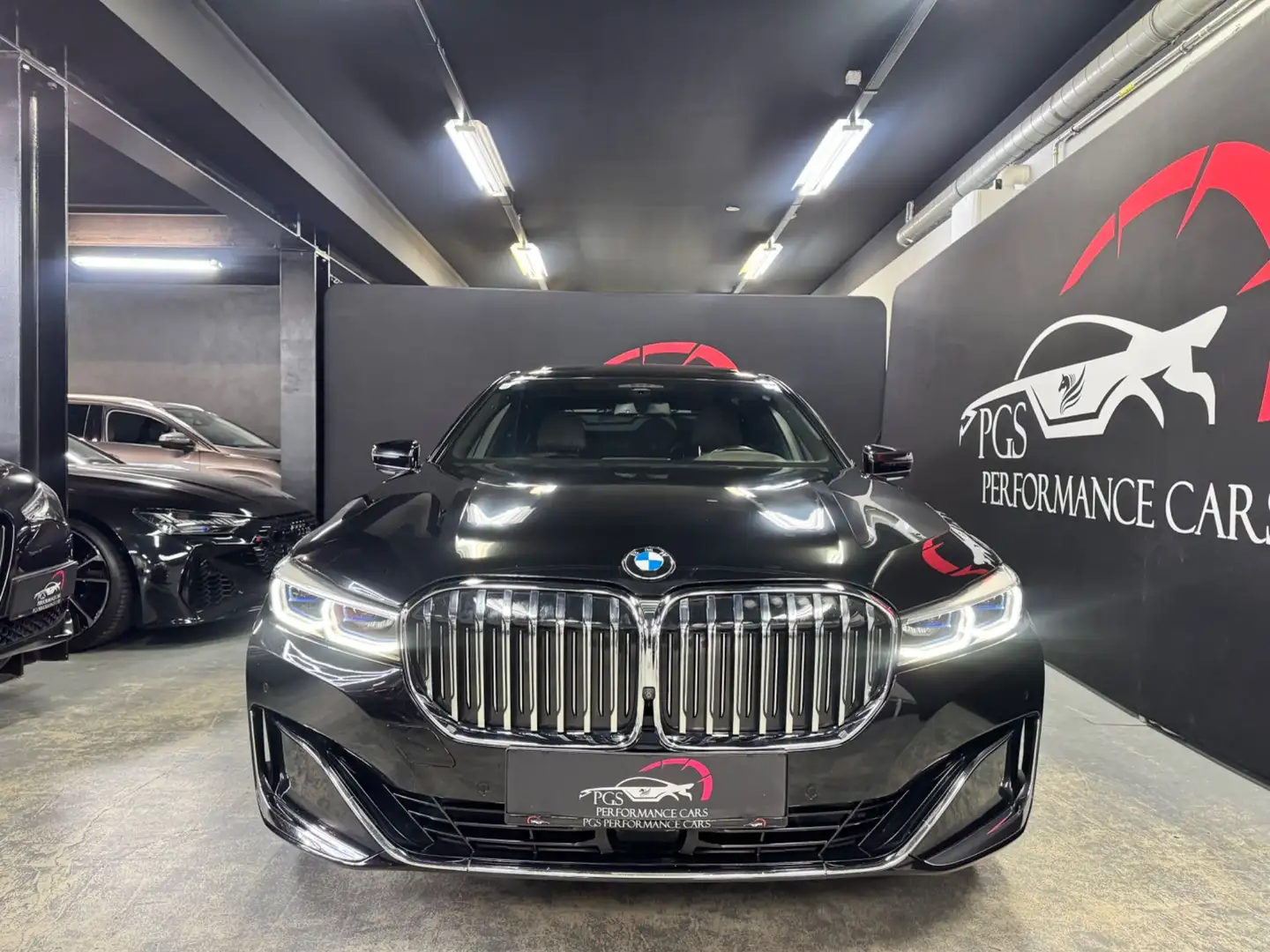BMW 745 7er-Reihe Hybrid Allrad (G12) xDrive Aut. Schwarz - 2
