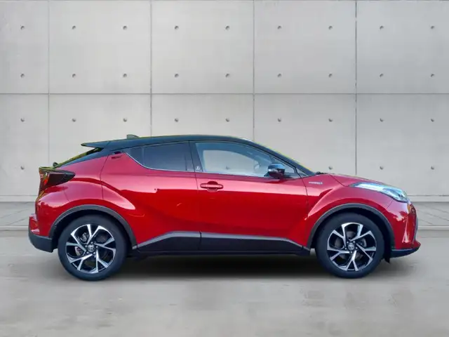 Toyota C-HR view 4