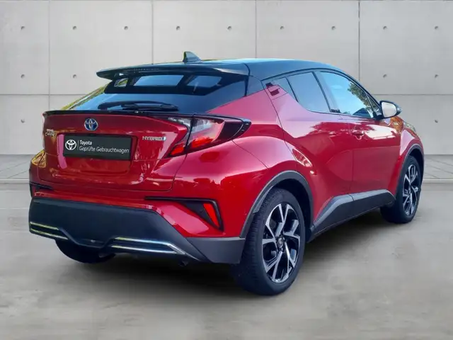 Toyota C-HR view 2