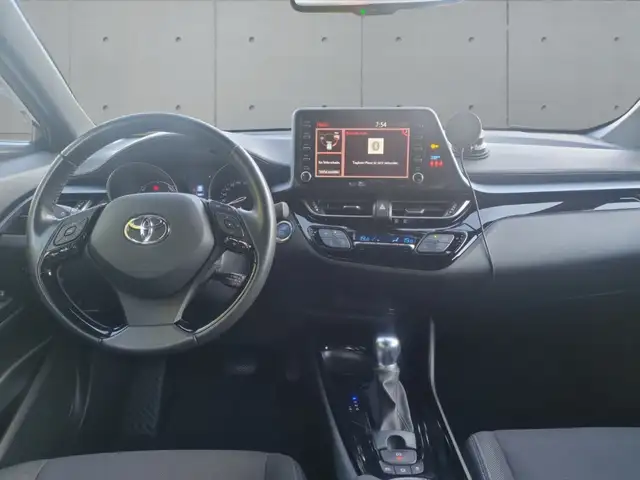 Toyota C-HR view 12
