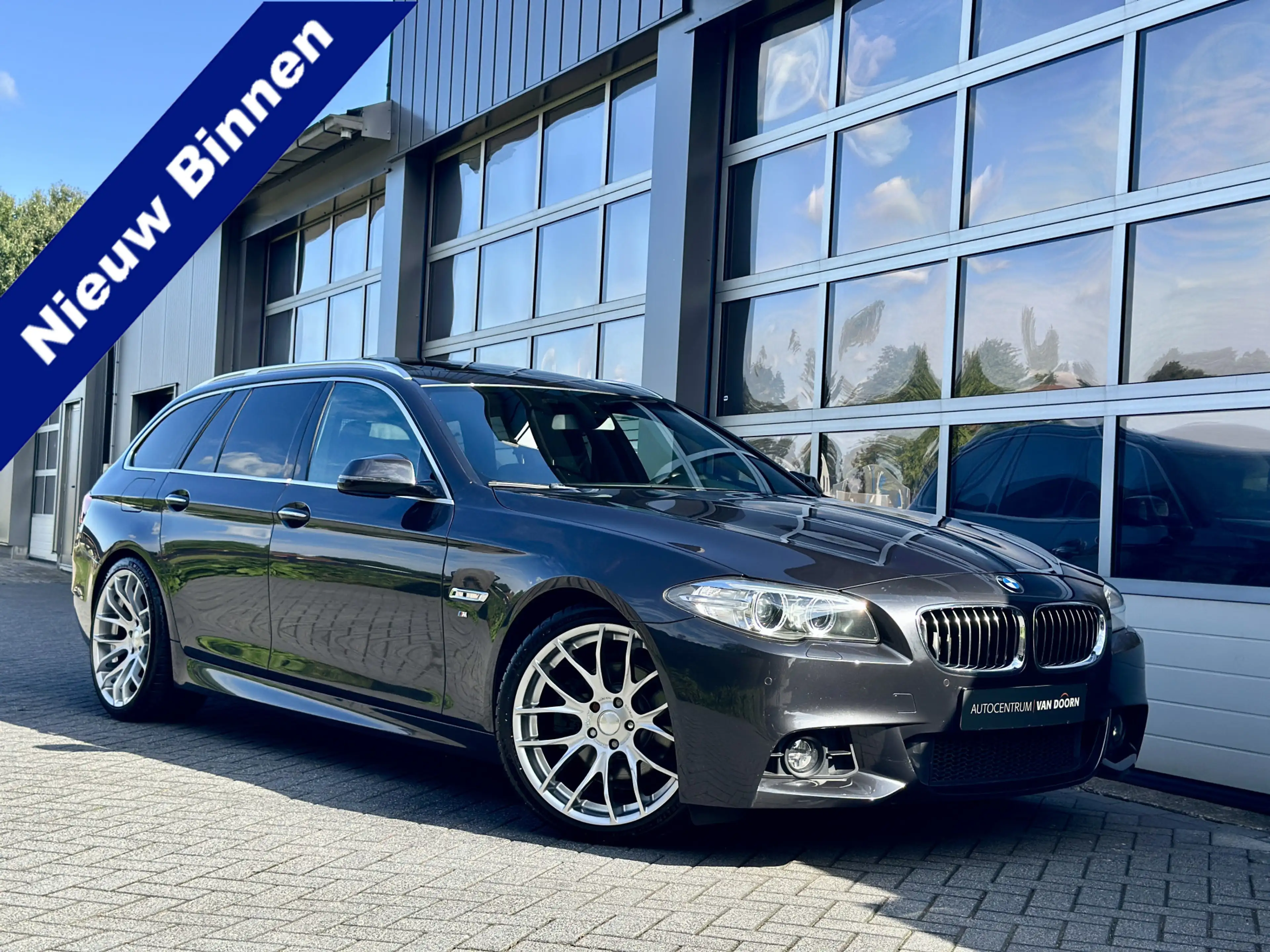 BMW 520 5-serie Touring 520i High Executive | Automaat | M
