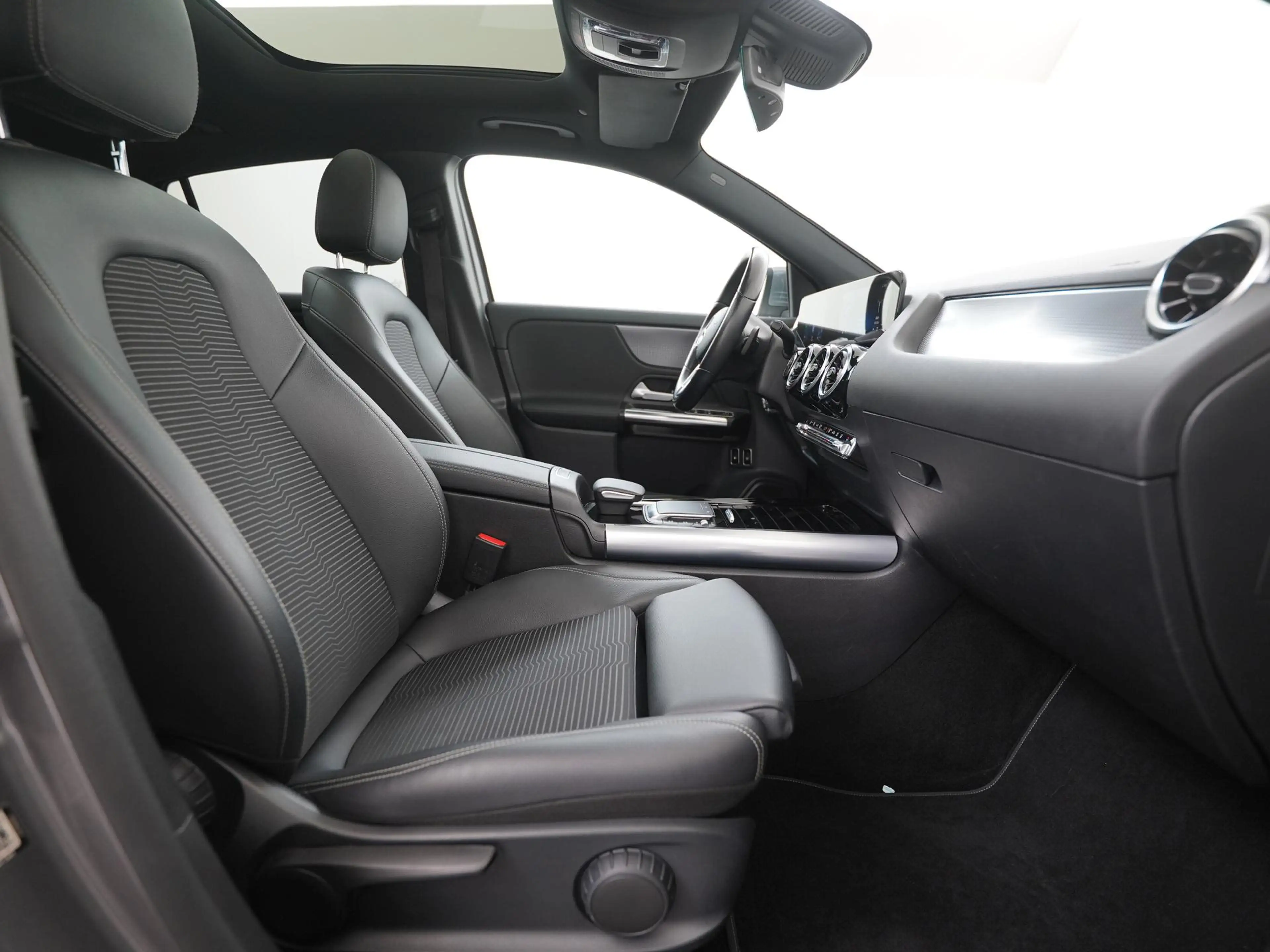 Mercedes-Benz GLA 250 250e Progressive | Panoramadak | Camera | Elektr A — photo 3