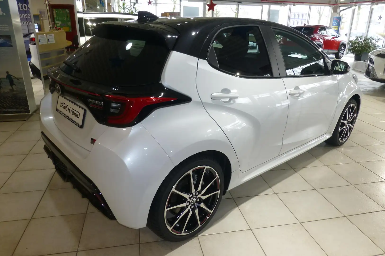 Toyota Yaris Hybrid GR Sport 1.5 Dual-VVT-iE  68 kW (92 PS),... Wit - 2