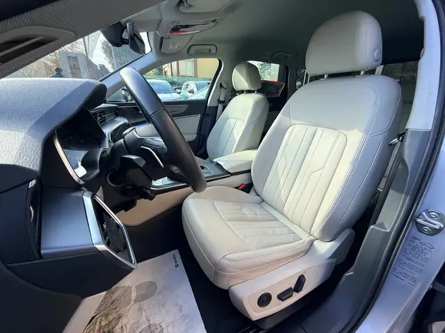 Audi A6 view 8