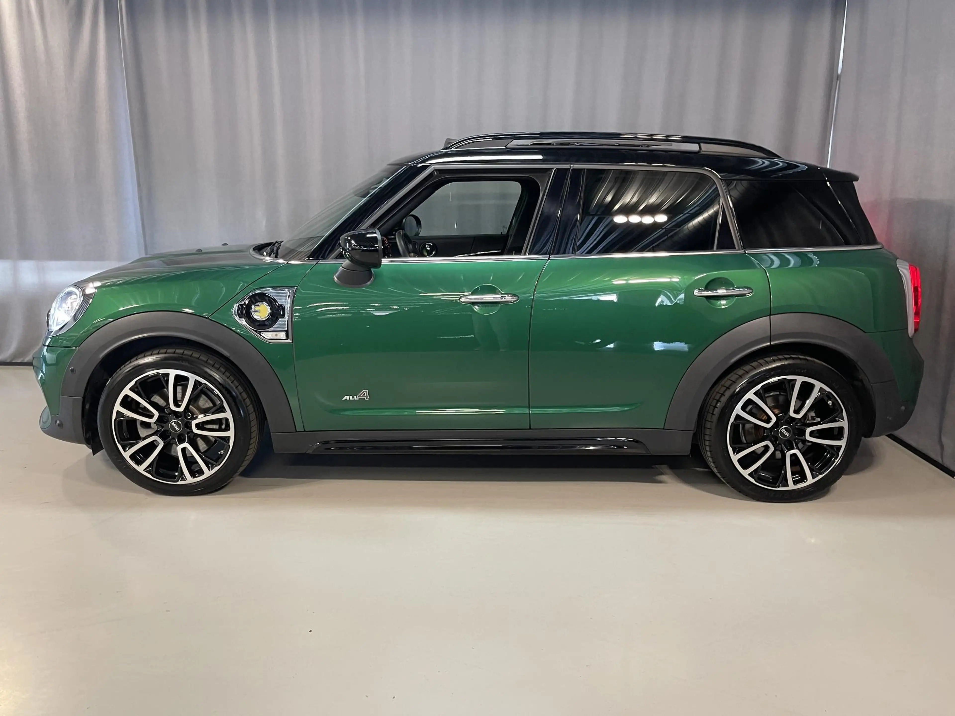 MINI Cooper SE Countryman Mini 1.5 ALL4 Salt John Cooper Works 19"/Panoramad — photo 4