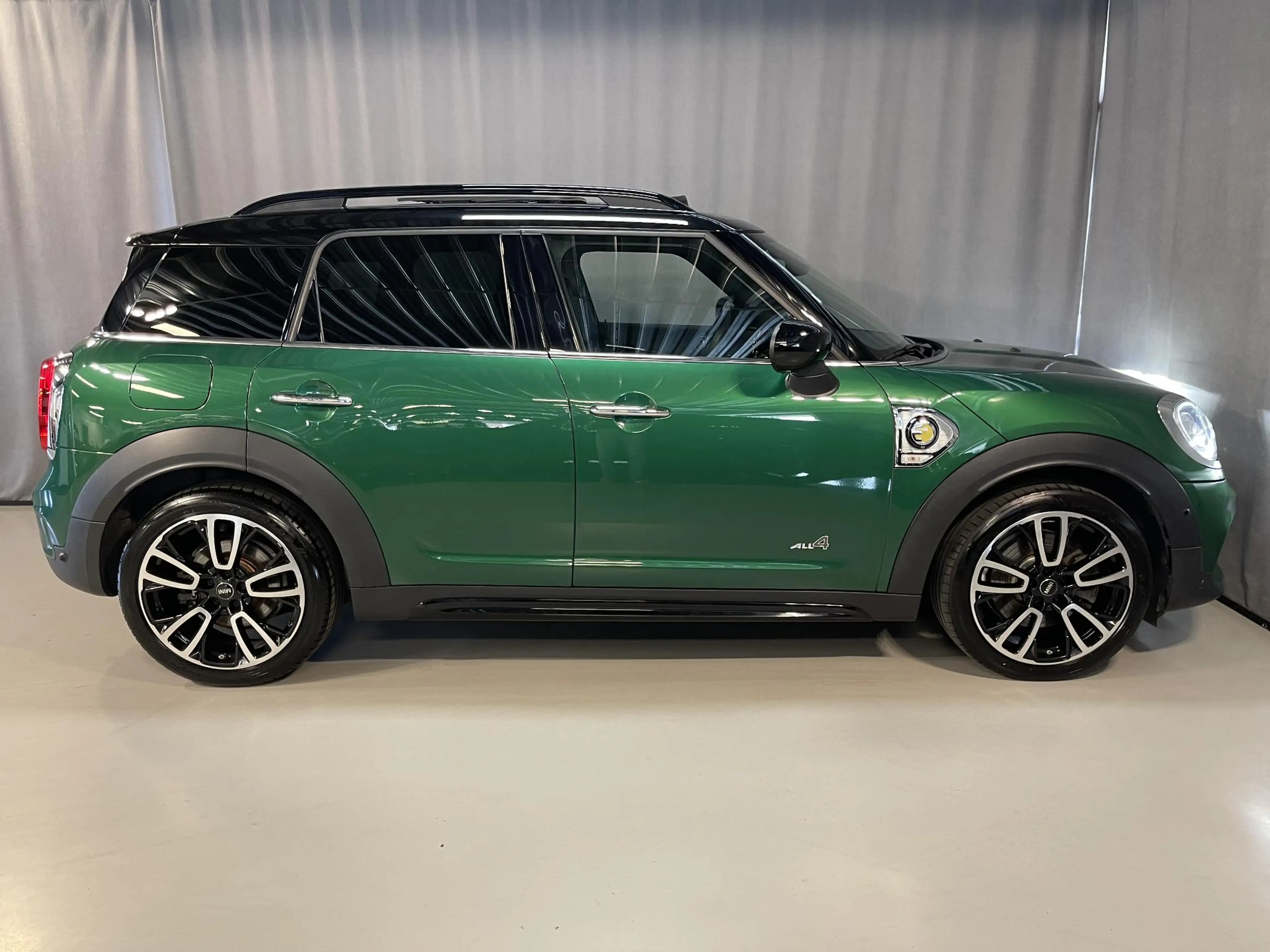 MINI Cooper SE Countryman Mini 1.5 ALL4 Salt John Cooper Works 19"/Panoramad — photo 32