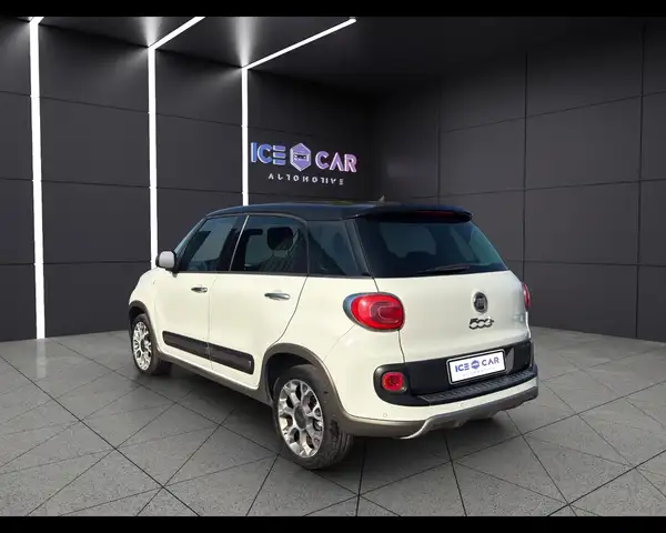 Fiat 500L view 7