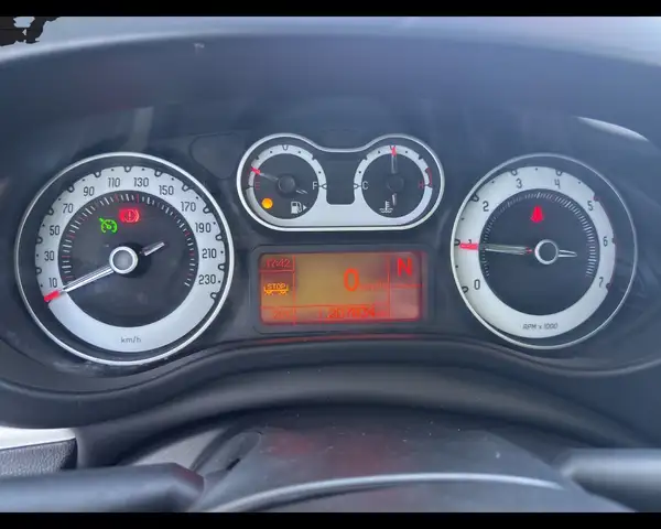 Fiat 500L view 12