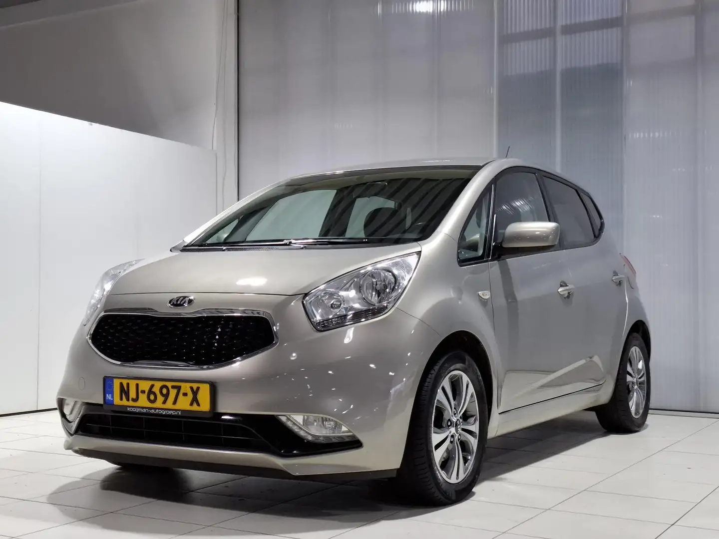Kia Venga 1.4 CVVT DynamicPLusLine Super compleet, Navigatie Gris - 2