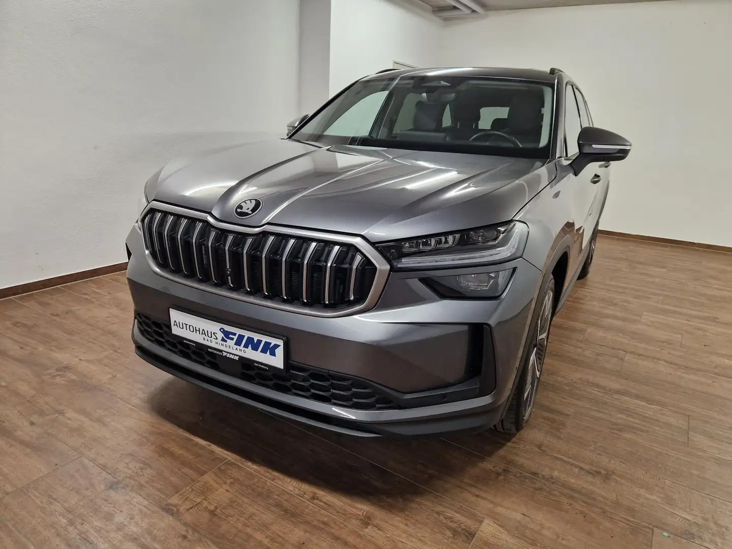 Skoda Kodiaq 2.0 TDI 142kW 4x4 Selection Sport AHK PANO Grijs - 2