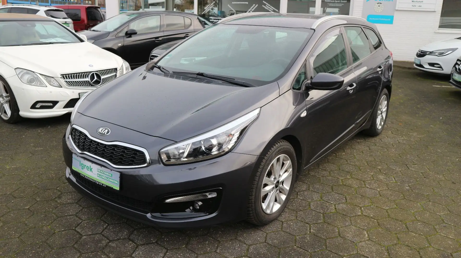 Kia Ceed / cee'd Kia cee'd Edition 7 Grau - 2