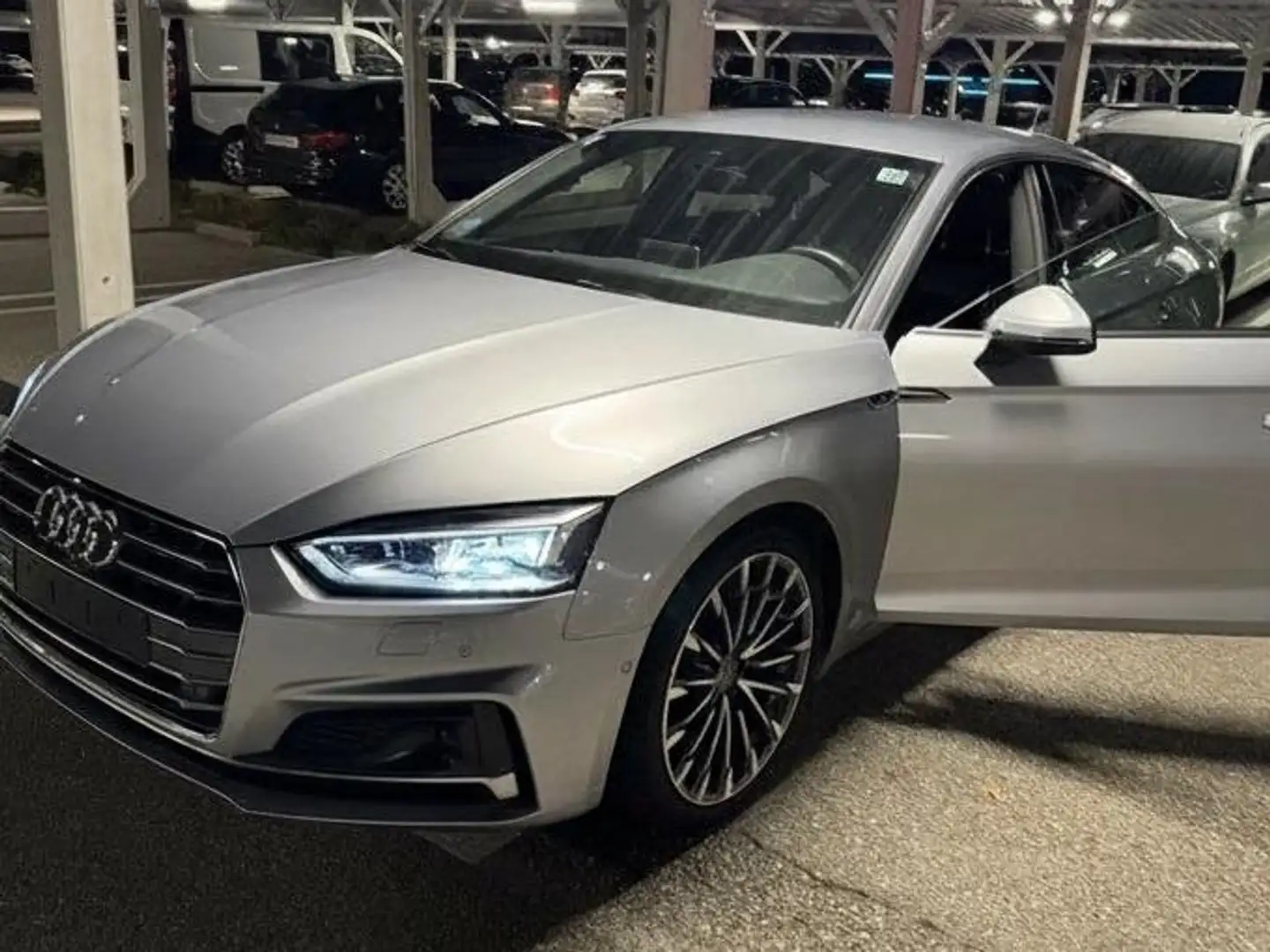 Audi A5 S-Line Grau - 2