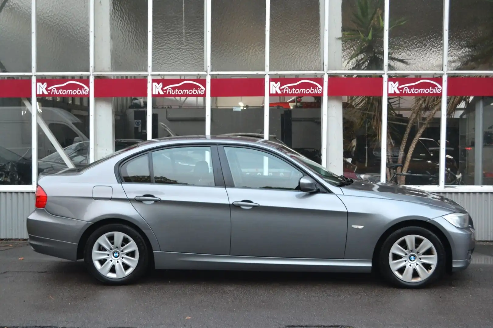 BMW 318 d/2.Hd/Klimaautom./Comfort-Paket Gris - 2
