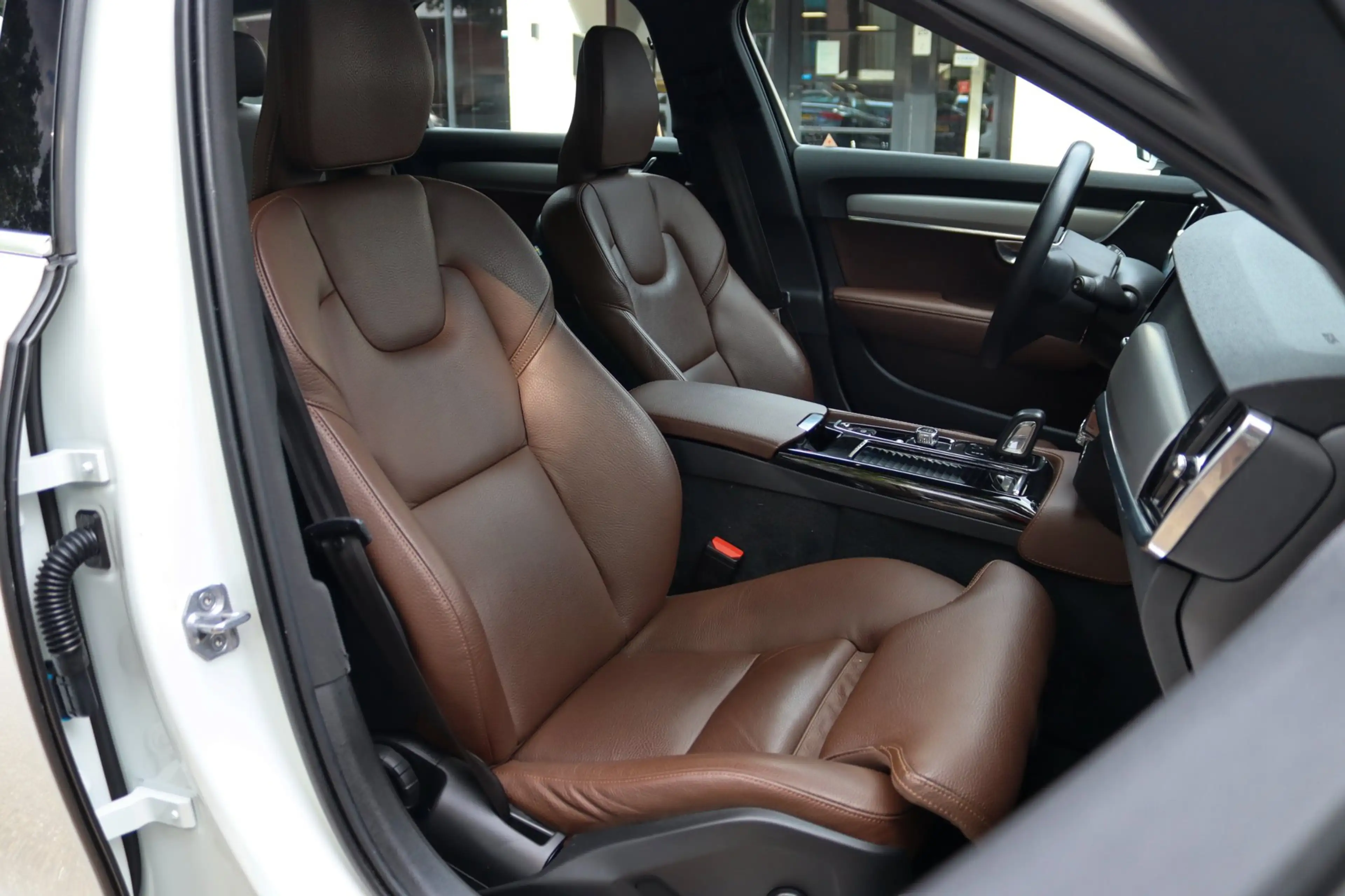 Volvo V90 2.0 T6 AWD NAP BTW DEALER OH 1E EIGENAAR LEDER ACC — photo 2