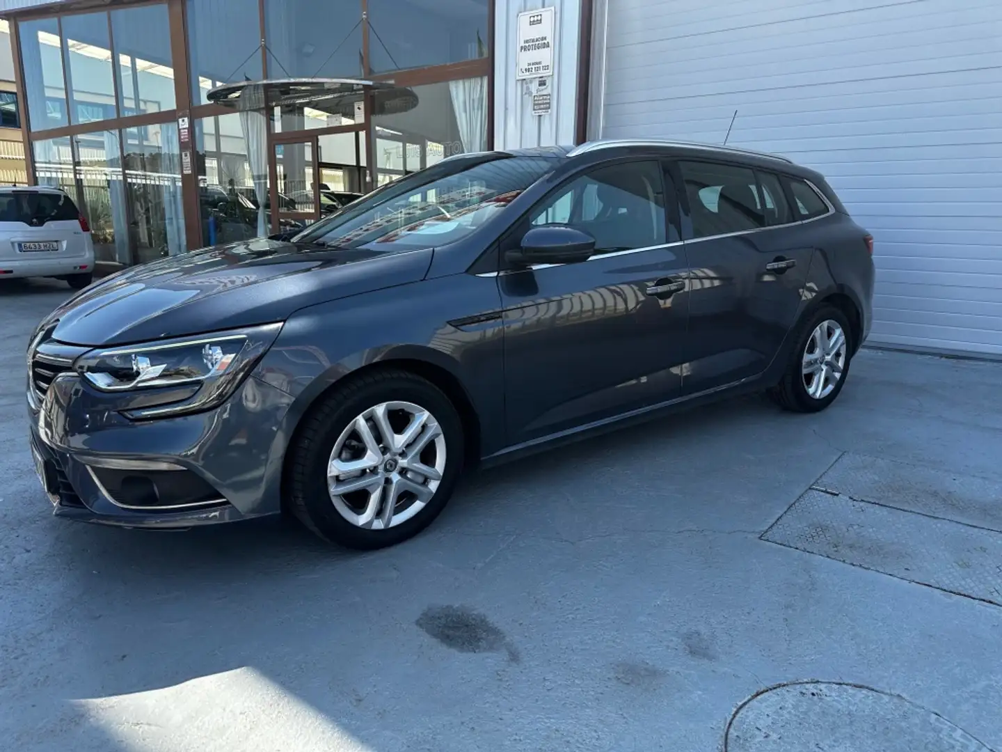 Renault Megane S.T. 1.5dCi Blue Zen 85kW Gris - 1