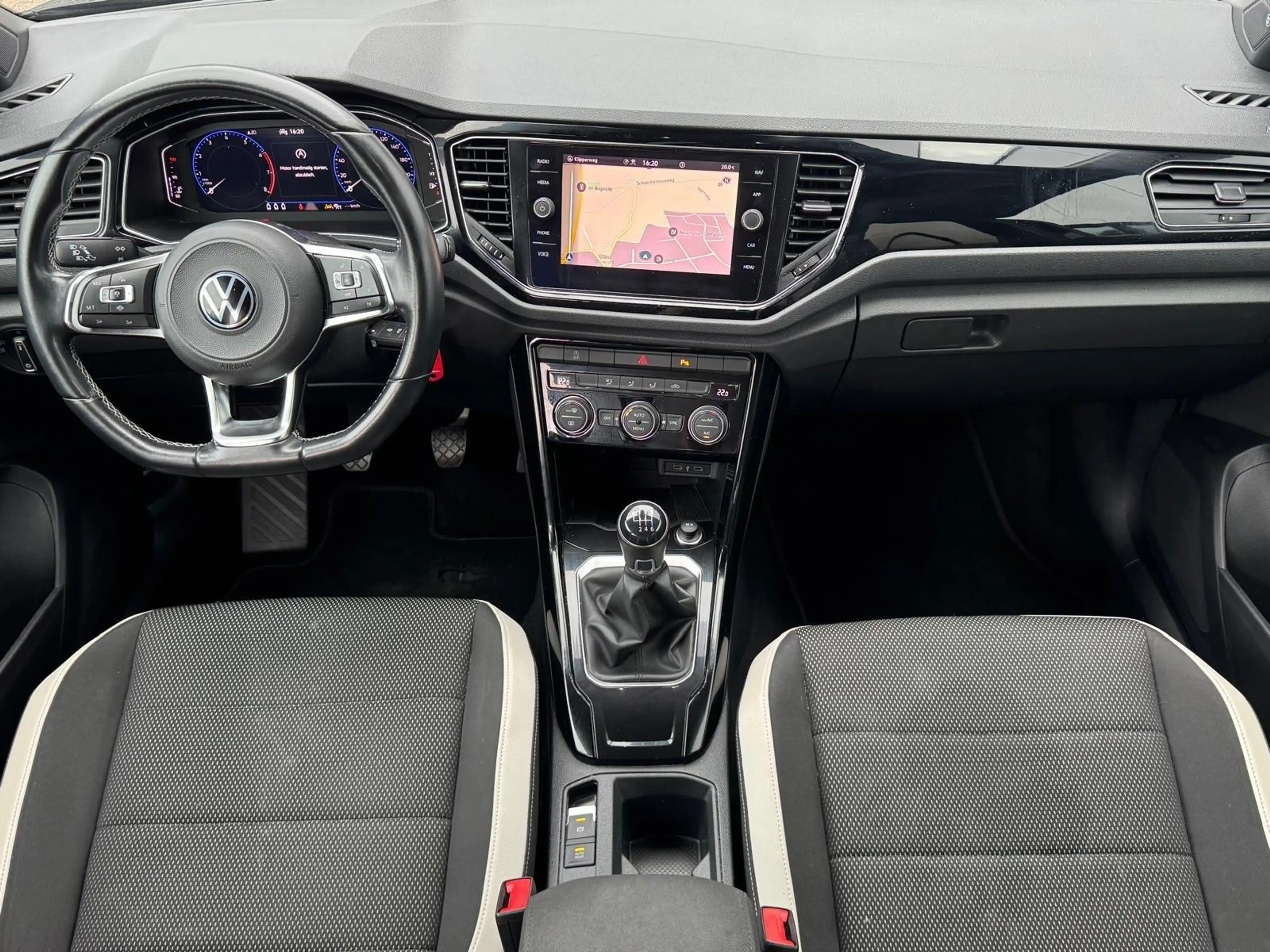 Volkswagen T-Roc 1.5 TSI SPORT ADAP CRUISE CAMERA DIGIDASH — photo 6