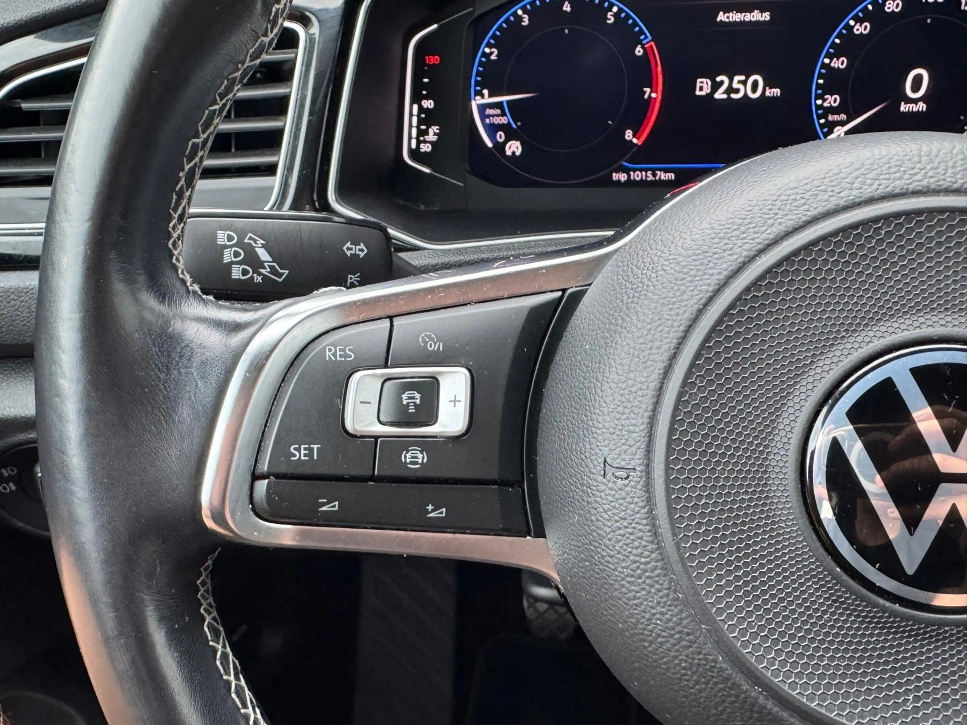 Volkswagen T-Roc 1.5 TSI SPORT ADAP CRUISE CAMERA DIGIDASH — photo 7