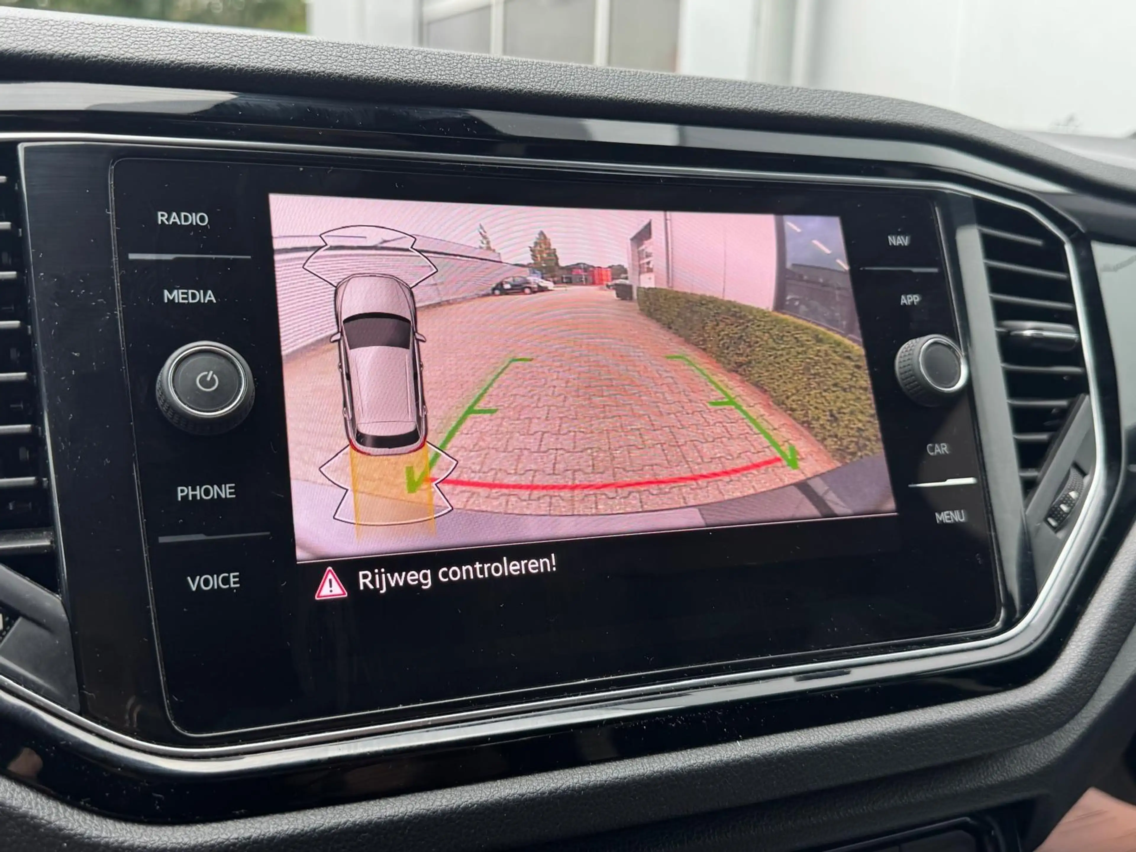 Volkswagen T-Roc 1.5 TSI SPORT ADAP CRUISE CAMERA DIGIDASH — photo 15