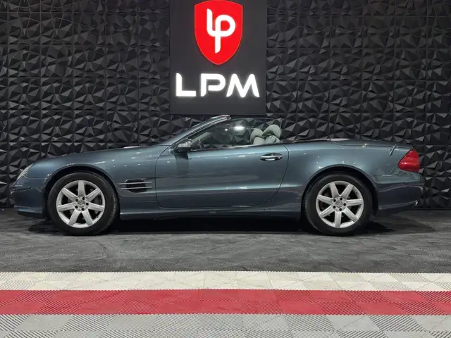 Mercedes-Benz SL view 4