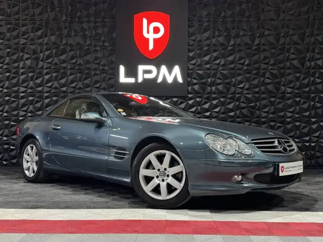 Mercedes-Benz SL view 2