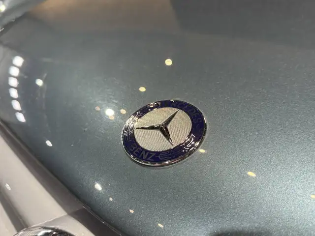 Mercedes-Benz SL view 10