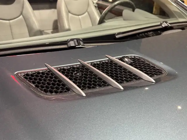 Mercedes-Benz SL view 9