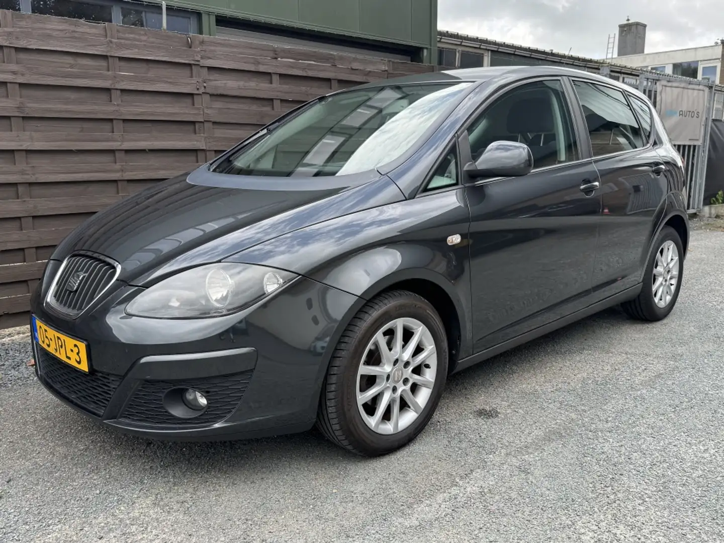 SEAT Altea 1.6 Style / AC / BT / CARPLAY / PDC / NAP Gris - 2