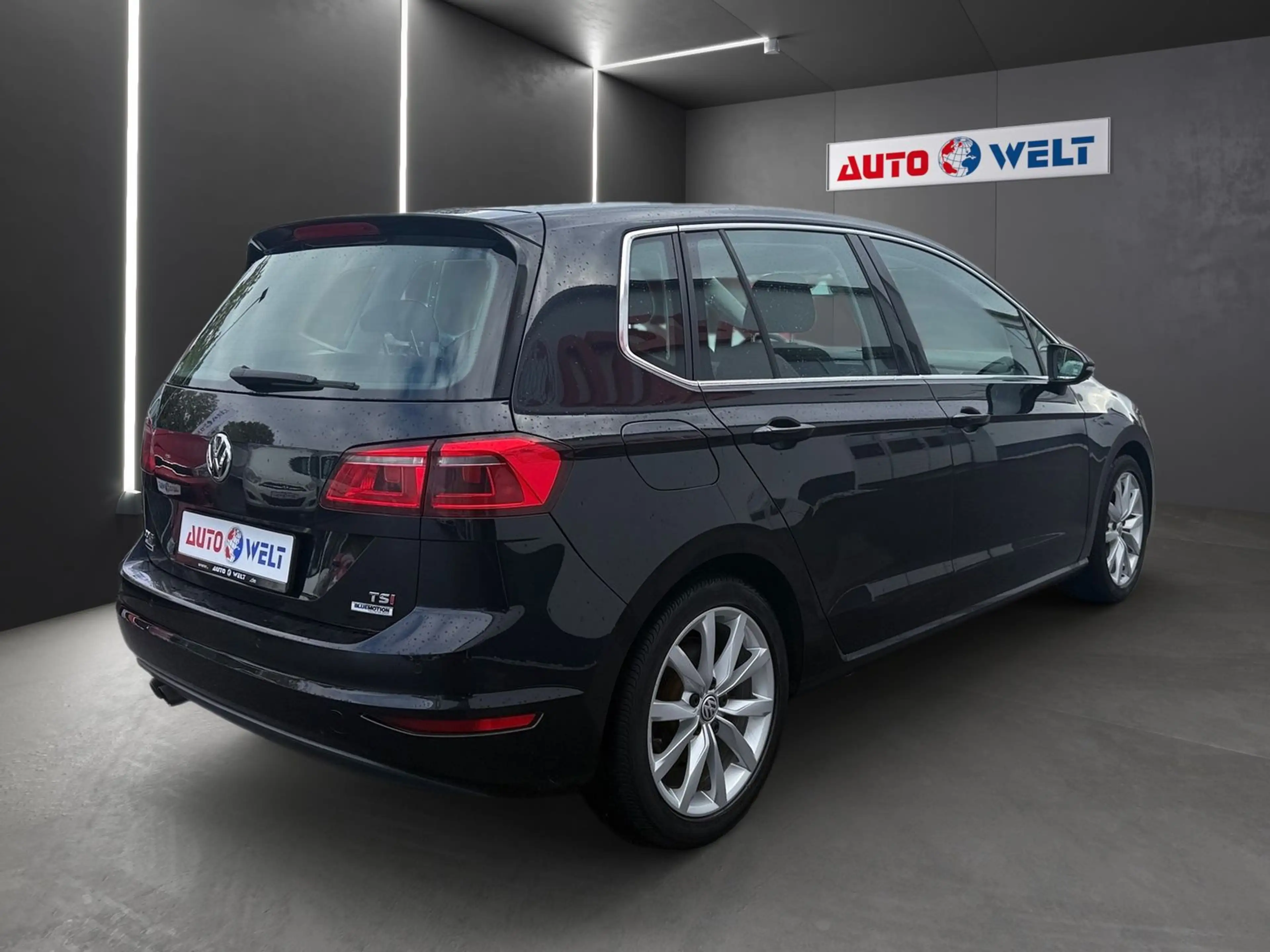 Volkswagen Golf Sportsvan VII 1.4 16V TSI Highline Bi-Xenon — photo 4