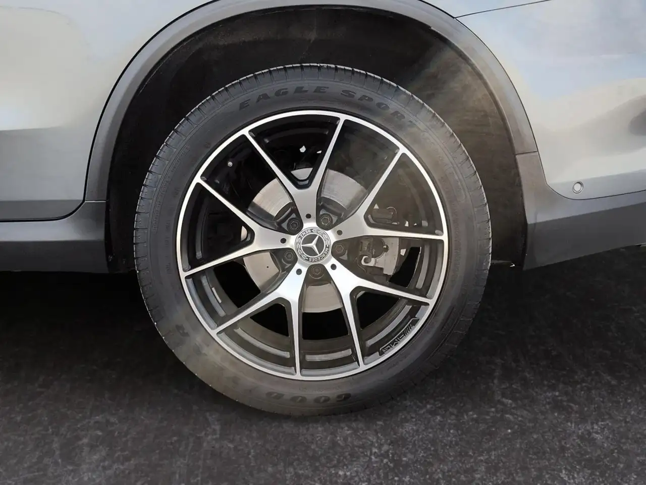 Mercedes-Benz GLC снимка Mercedes-Benz GLC