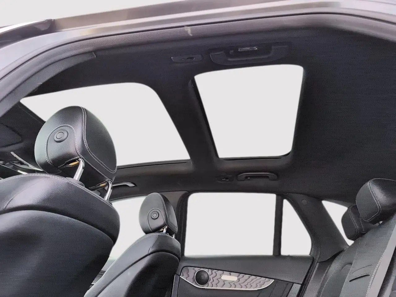 Mercedes-Benz GLC снимка Mercedes-Benz GLC