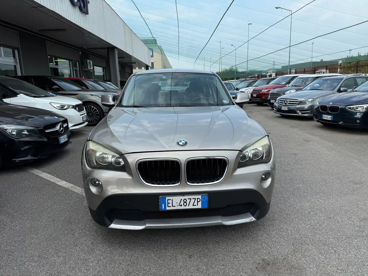 BMW X1 sdrive18d Beige - 2