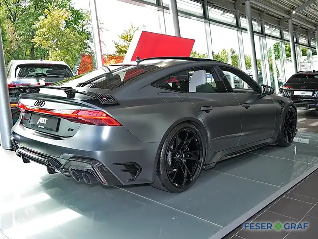 Audi RS7 view 3