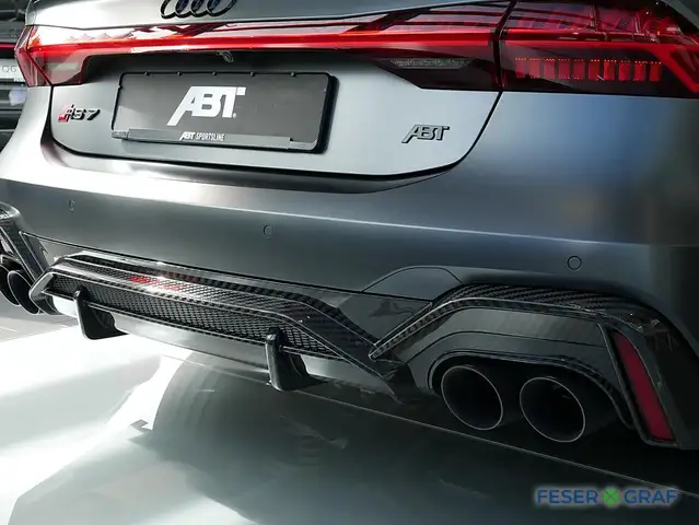 Audi RS7 view 5