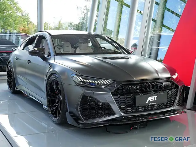 Audi RS7 view 2