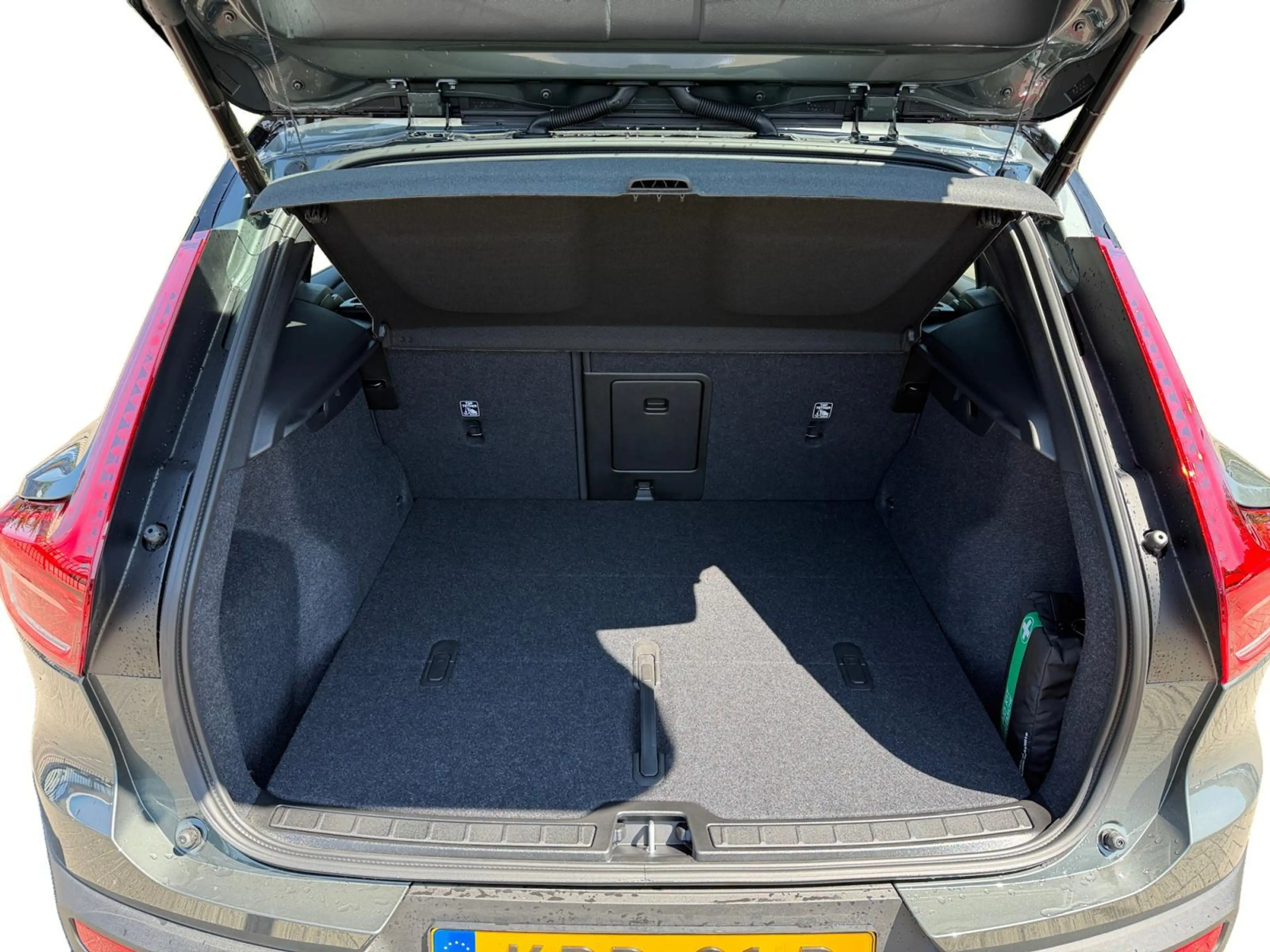Volvo EX40 Single Motor Extended Range Plus 82 kWh — photo 7