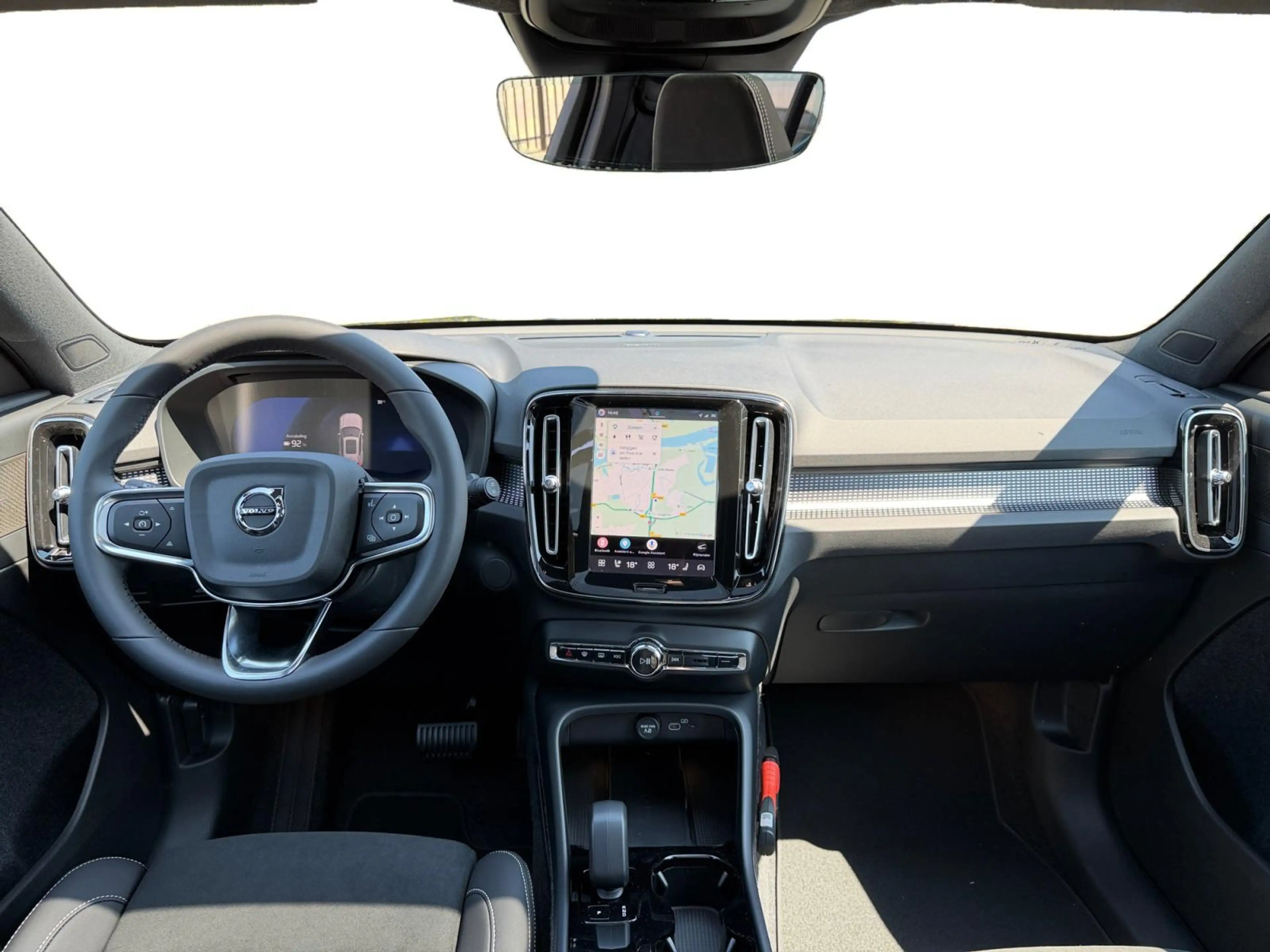 Volvo EX40 Single Motor Extended Range Plus 82 kWh — photo 12