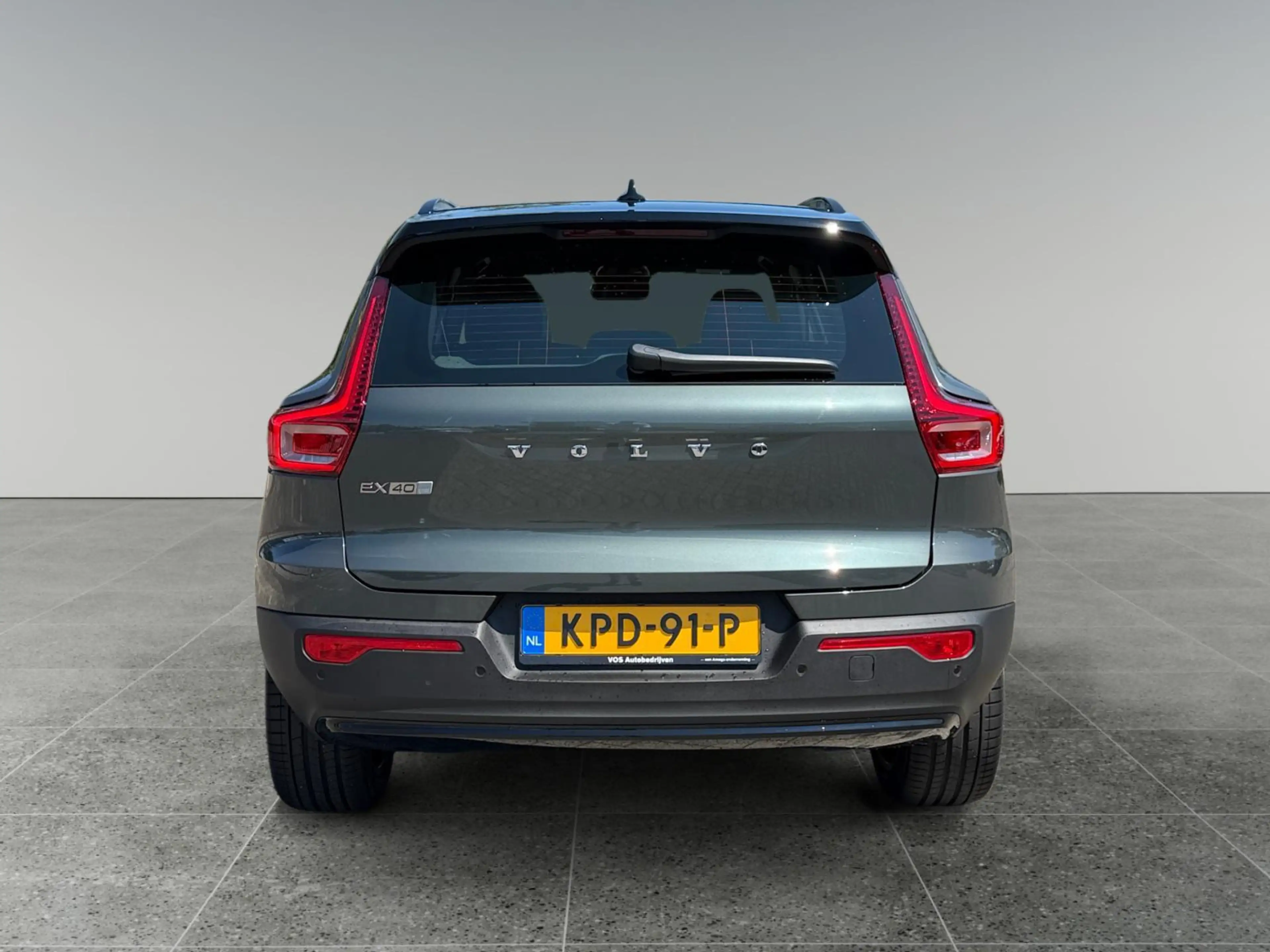 Volvo EX40 Single Motor Extended Range Plus 82 kWh — photo 6