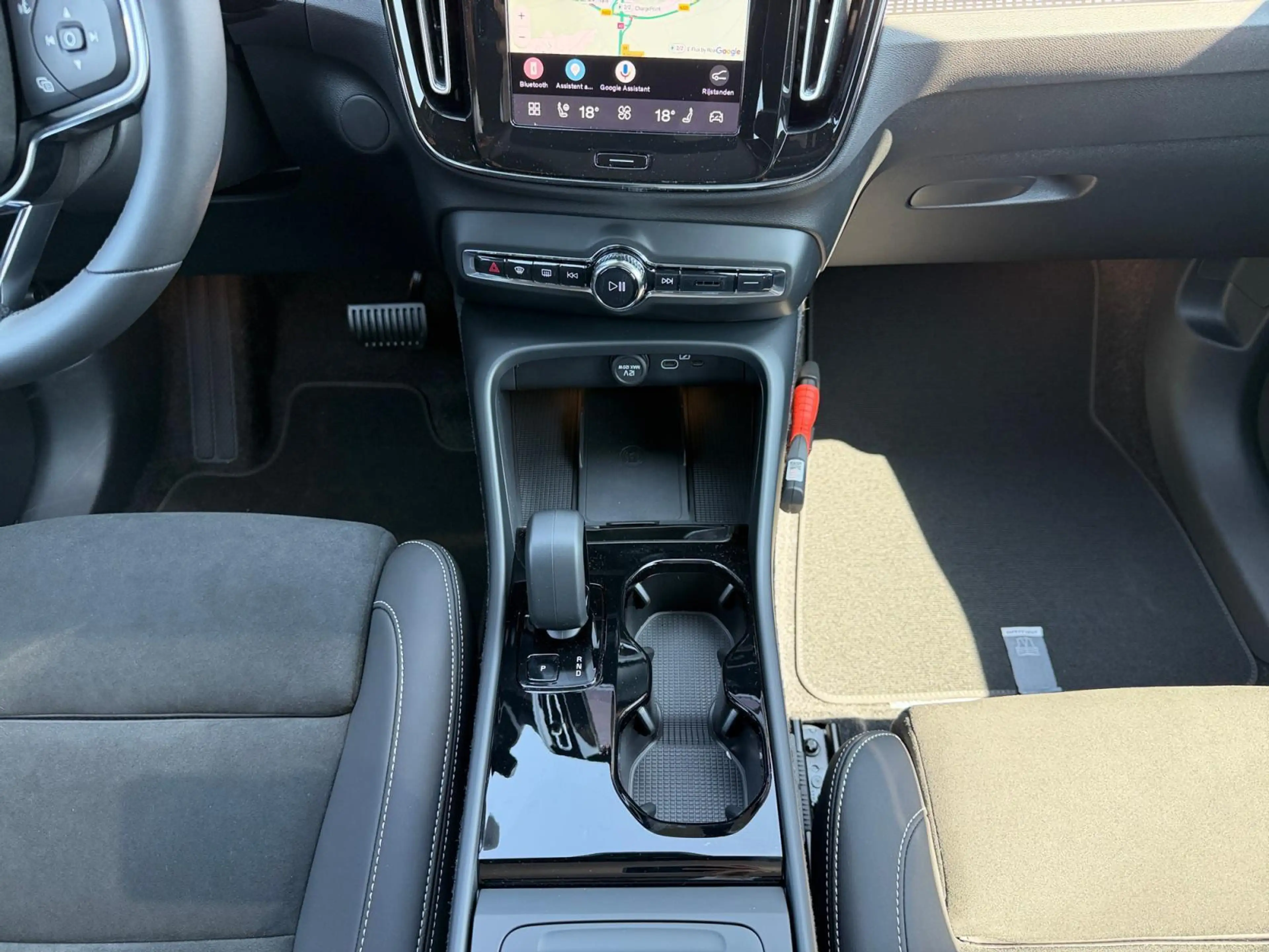 Volvo EX40 Single Motor Extended Range Plus 82 kWh — photo 15