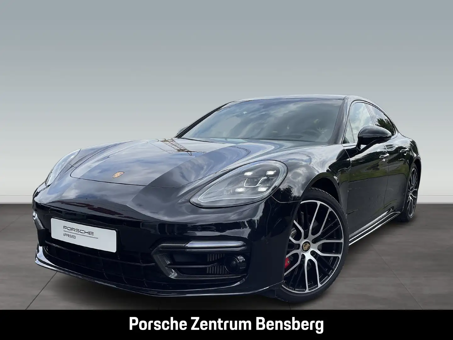 Porsche Panamera GTS Schwarz - 1
