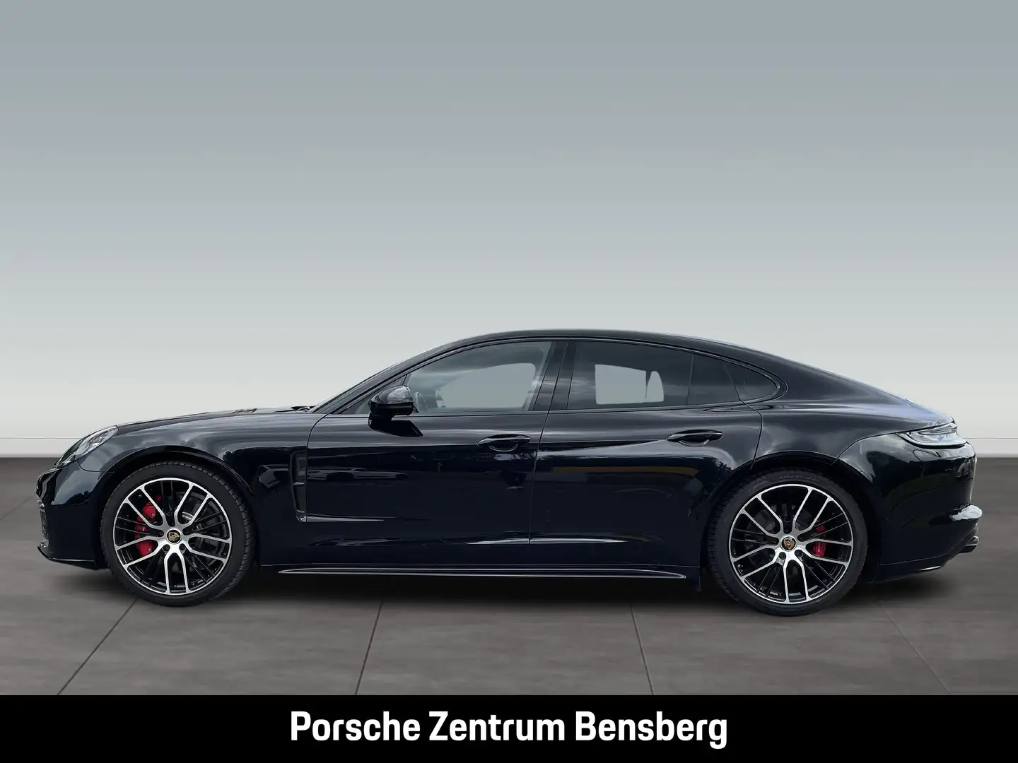 Porsche Panamera GTS Schwarz - 2