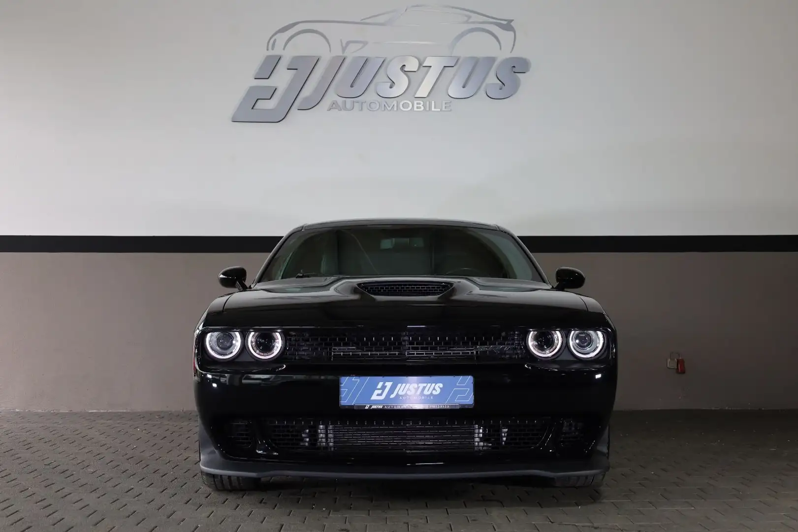 Dodge Challenger 5.7 R/T/SHZ/TEMP/BTH/MFL/AMBIE/R20 Černá - 2