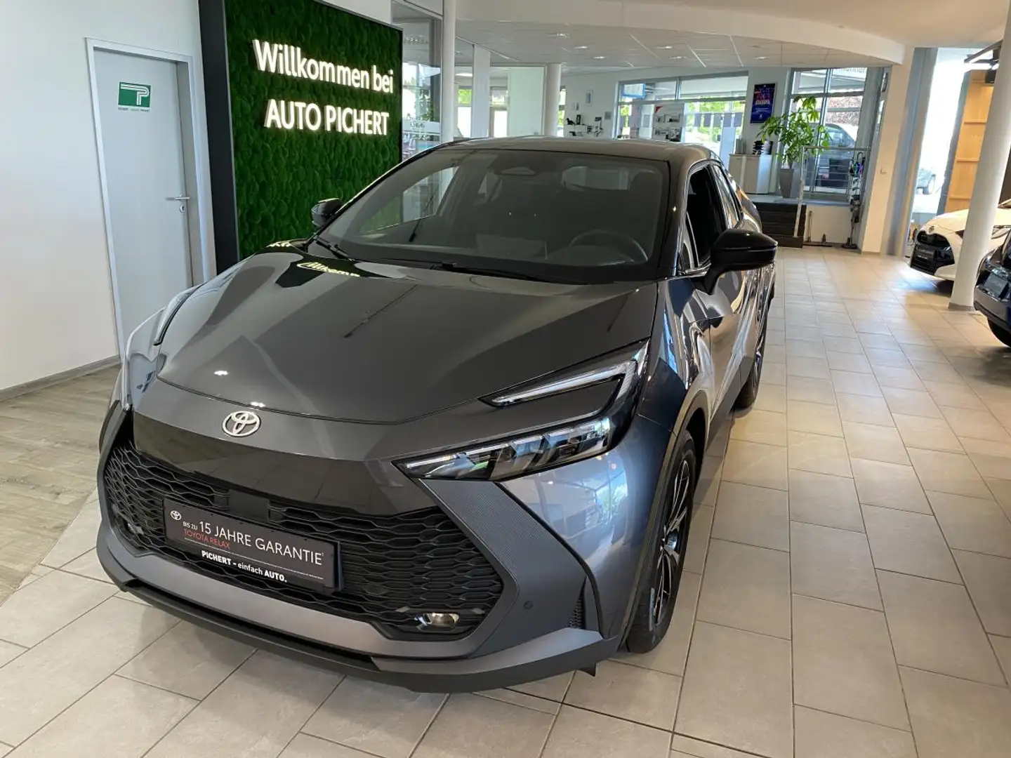 Toyota C-HR 2.0 Plug-In Hybrid Teamplayer + Technik Paket Grau - 2
