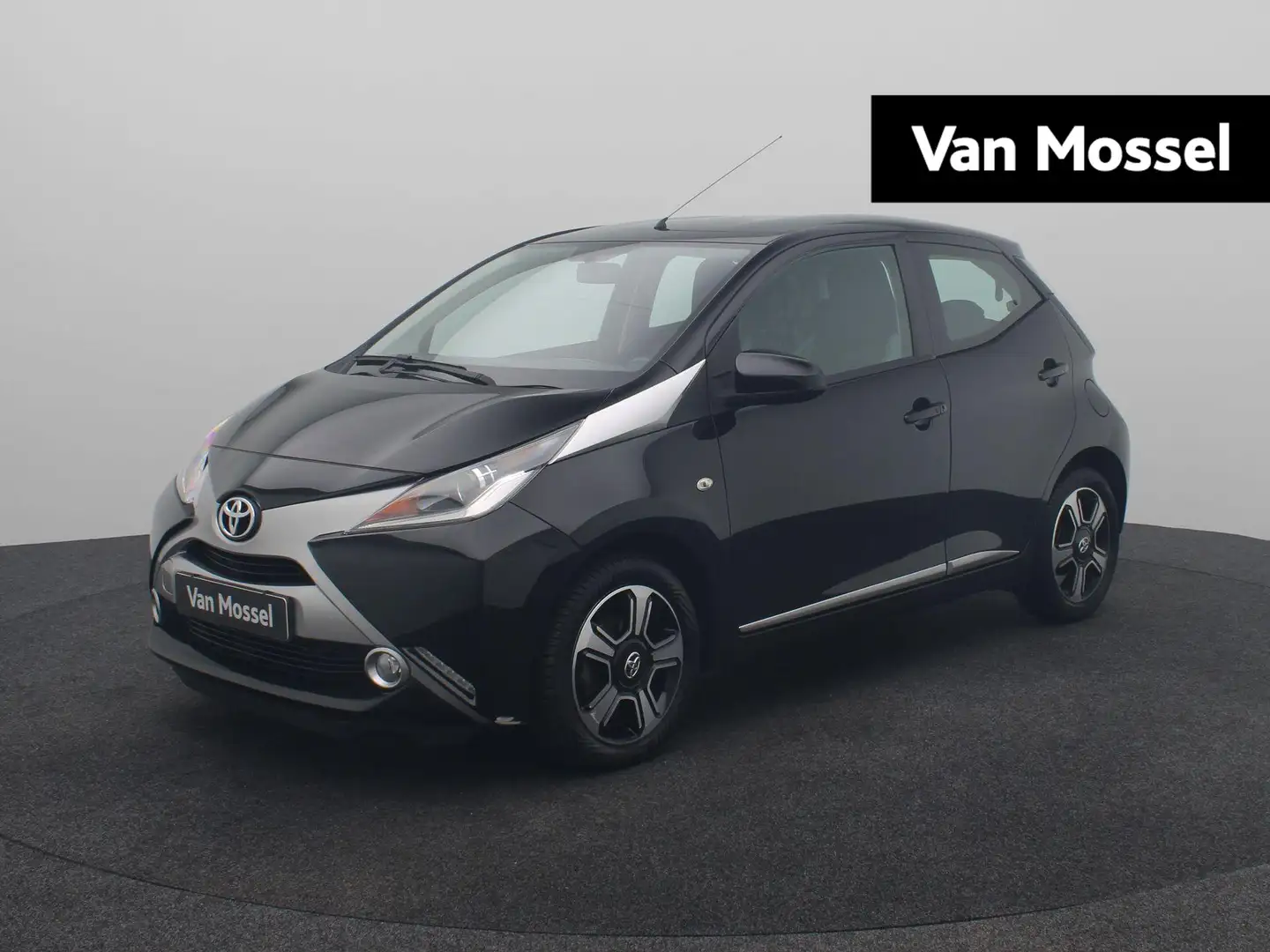 Toyota Aygo 1.0 VVT-i x-clusiv Automaat | electronic climate c Zwart - 1