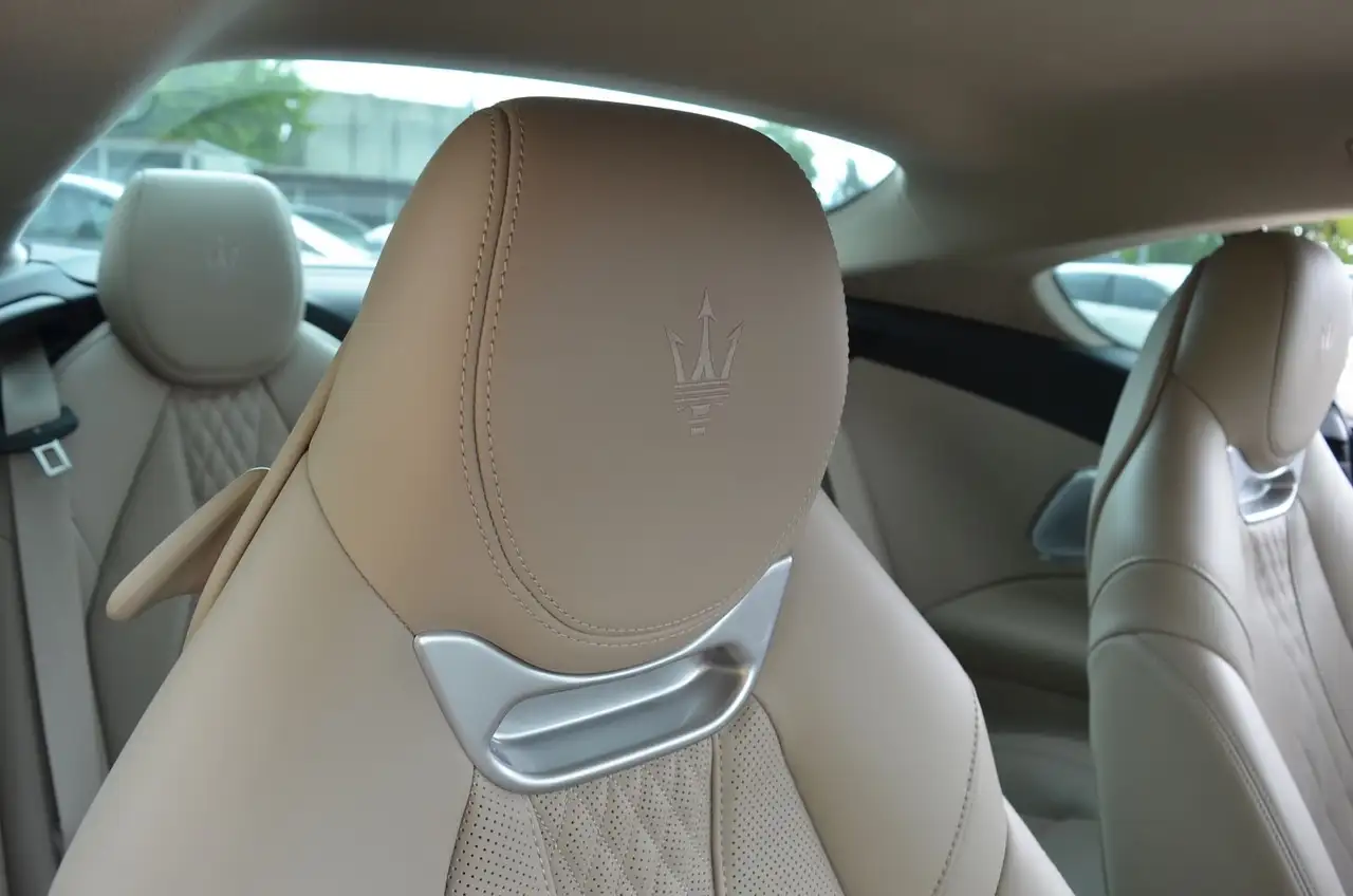 Maserati GranTurismo 2023 — фото 10