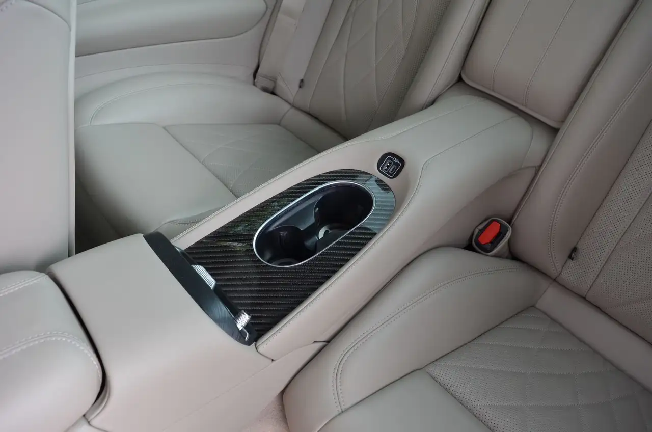 Maserati GranTurismo 2023 — фото 12