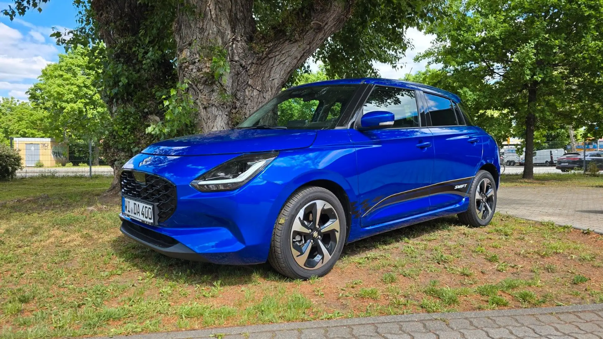 Suzuki Swift 1.2 Comfort+ Hybrid  CVT Sondermodell Blau - 1