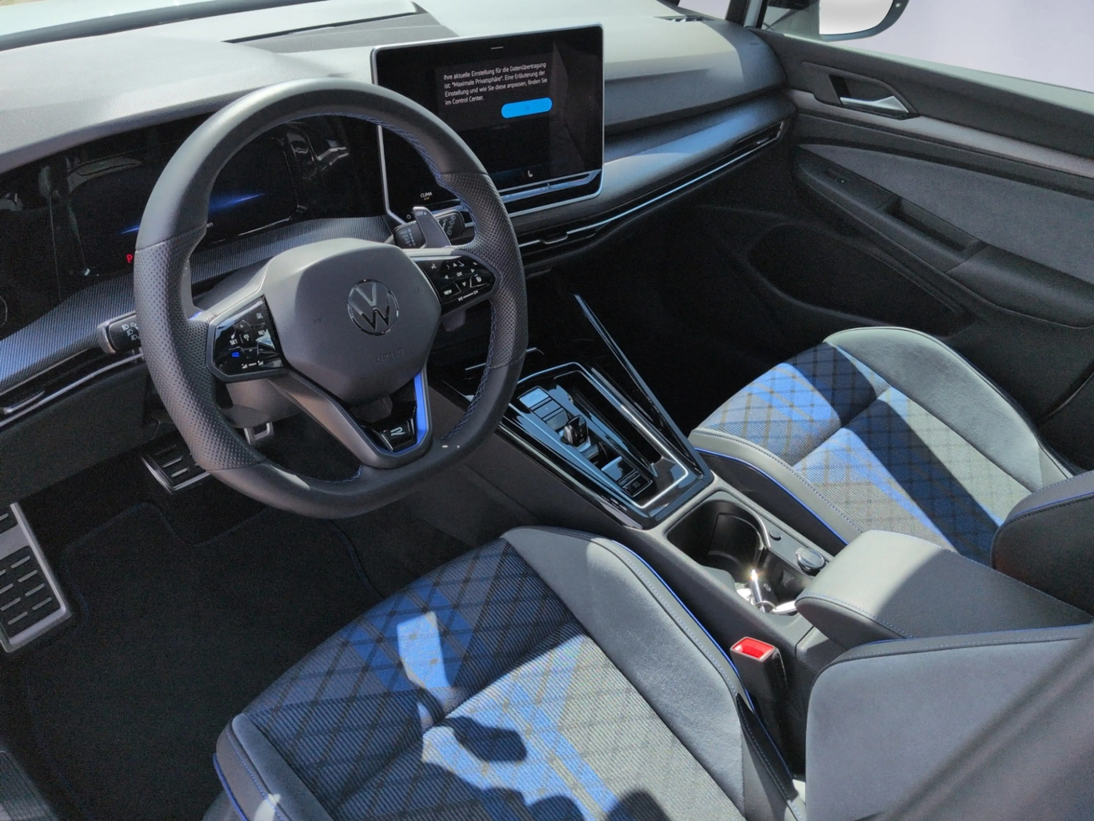 Volkswagen Golf R BLACK EDITION  AKRA+PANO+HARMAN+WARMENAU+ — photo 12